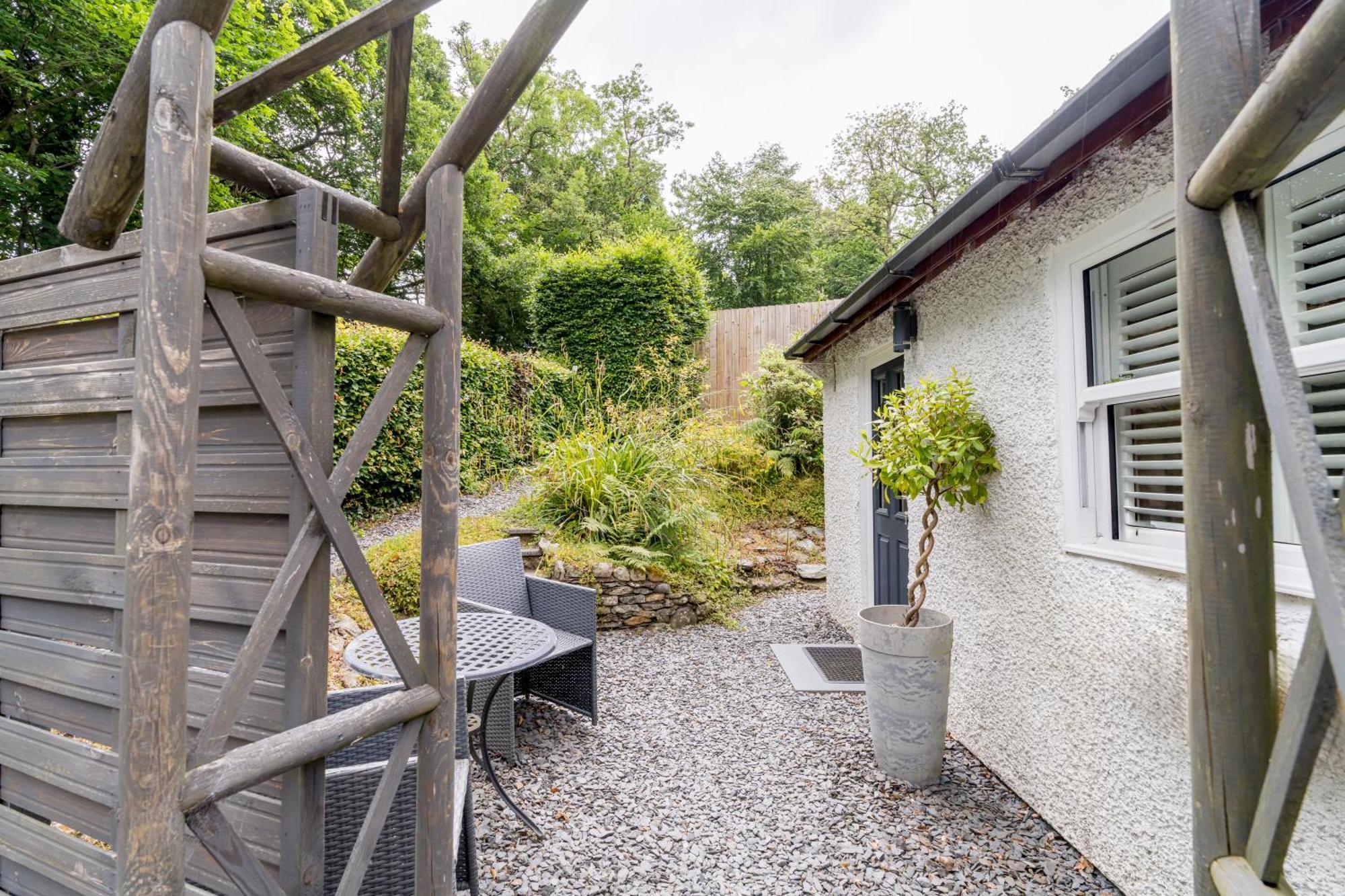 Squirrel Bank, With A Hot Tub & Parking Villa Bowness-on-Windermere Dış mekan fotoğraf