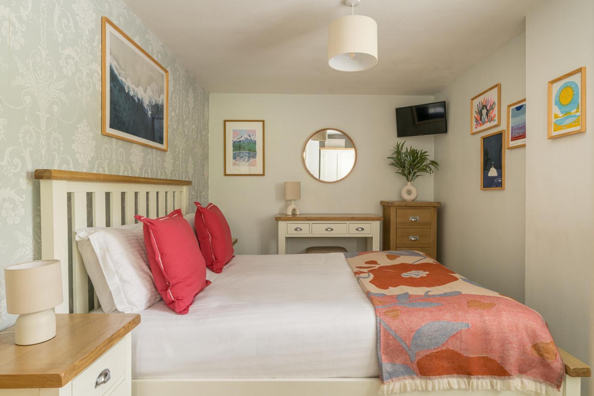 Squirrel Bank, With A Hot Tub & Parking Villa Bowness-on-Windermere Dış mekan fotoğraf